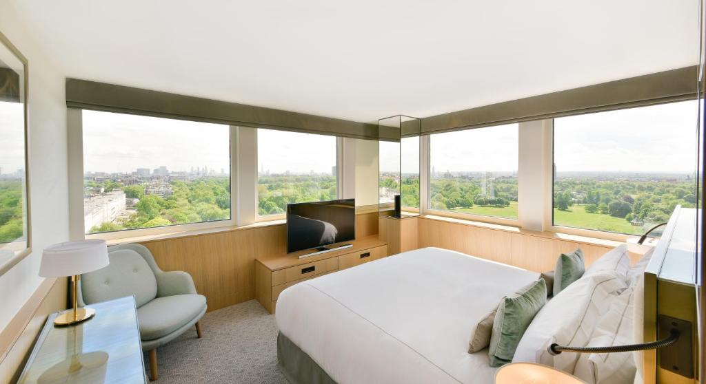 Royal Lancaster London room