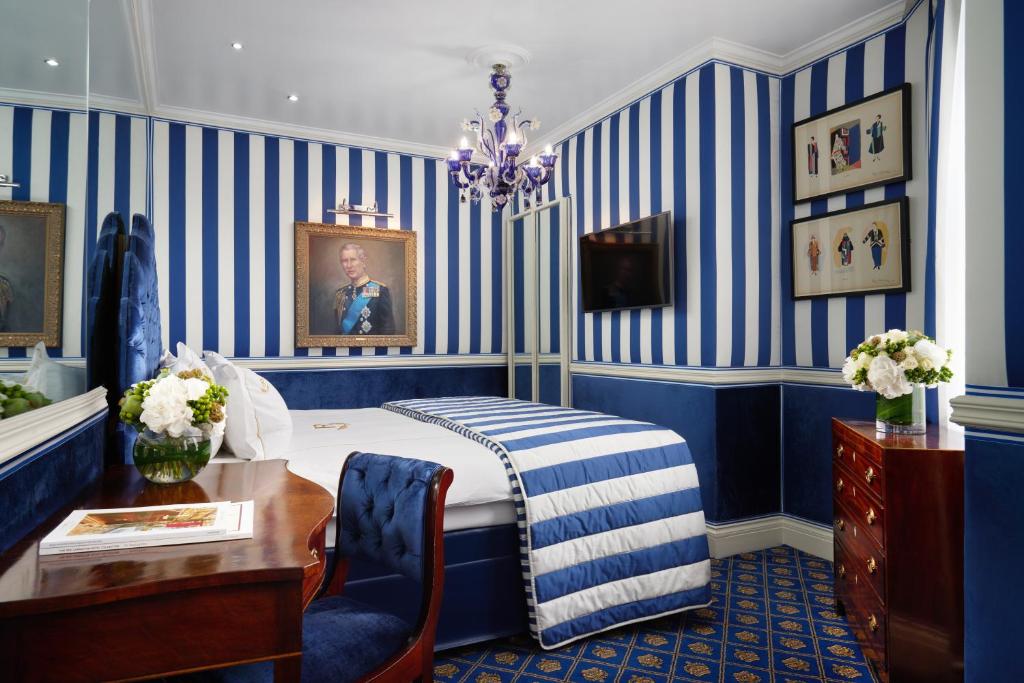 Royal Themed King Room