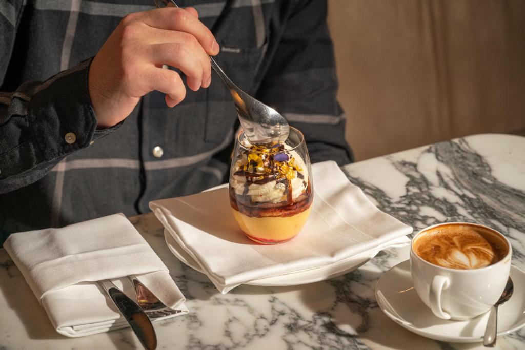 Sanderson London room