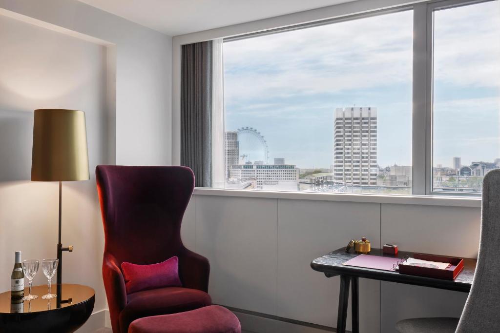 Sea Containers London room