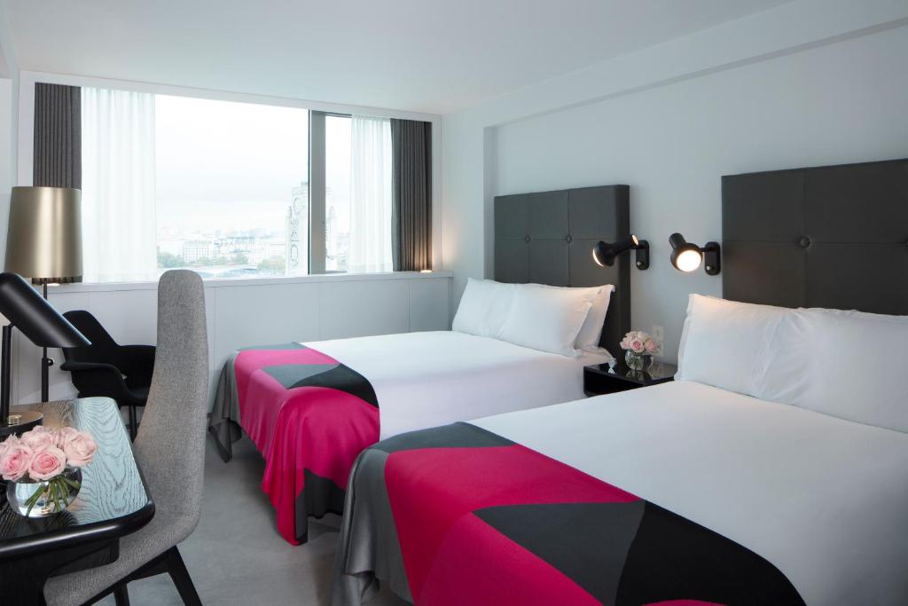 Sea Containers London room