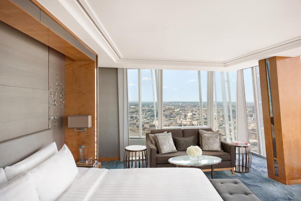 Shangri-La The Shard, London room
