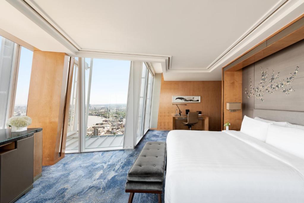 Shangri-La The Shard, London room