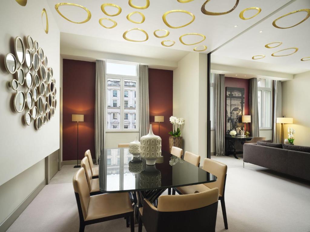 Sofitel London St James room