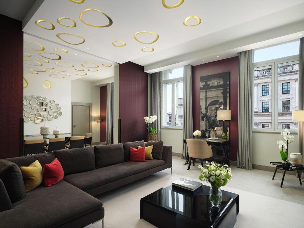 Sofitel London St James room