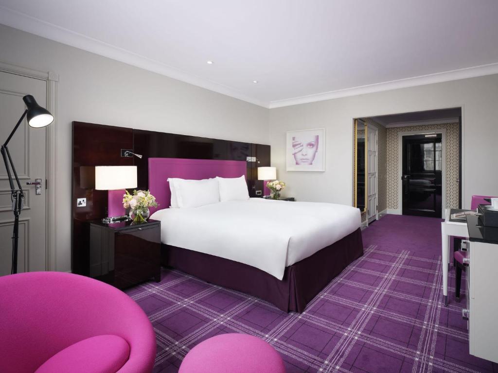 Sofitel London St James room