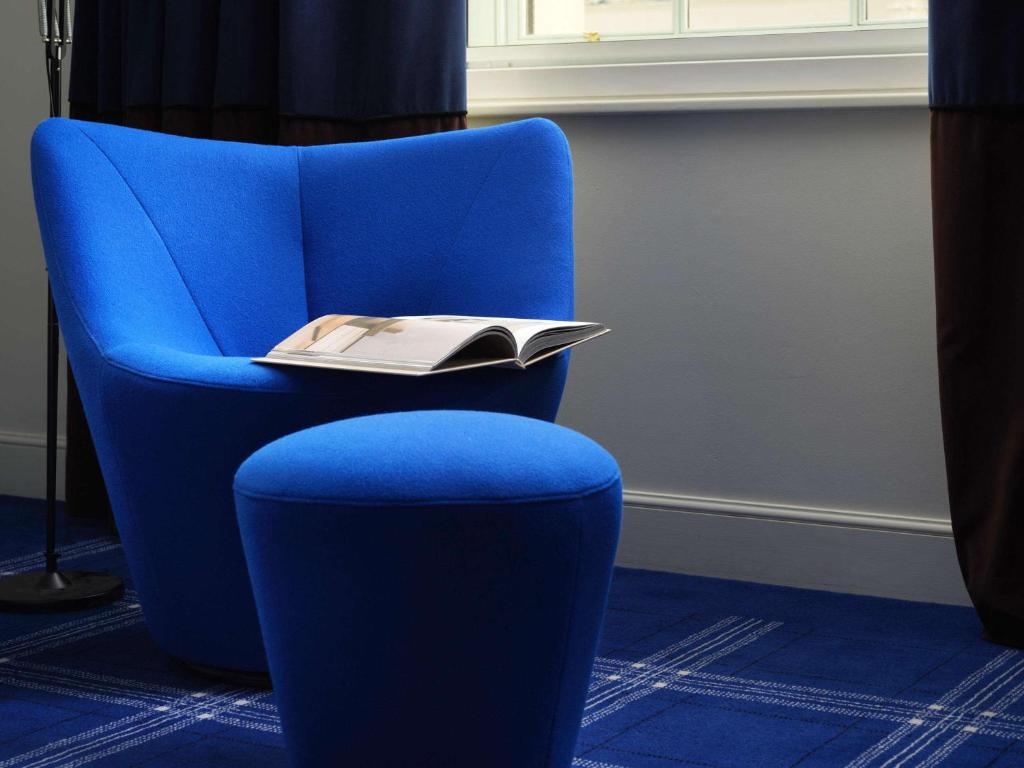 Sofitel London St James room