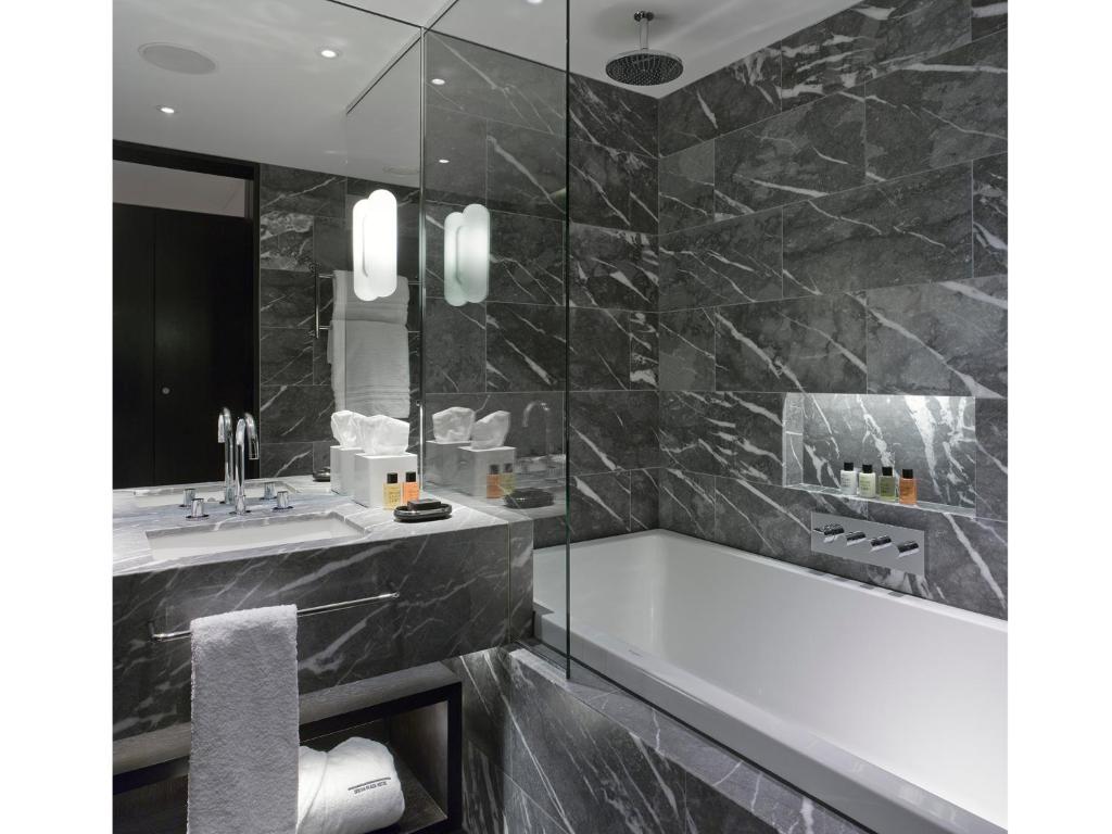 South Place Hotel room