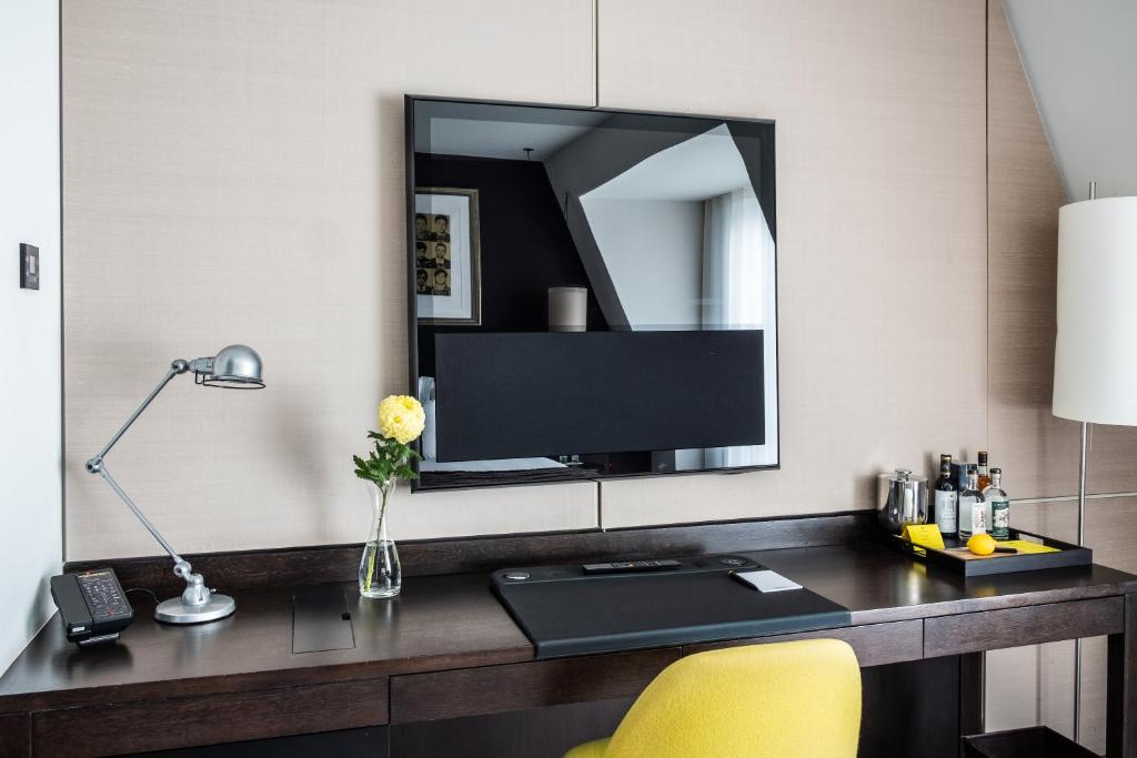 South Place Hotel room