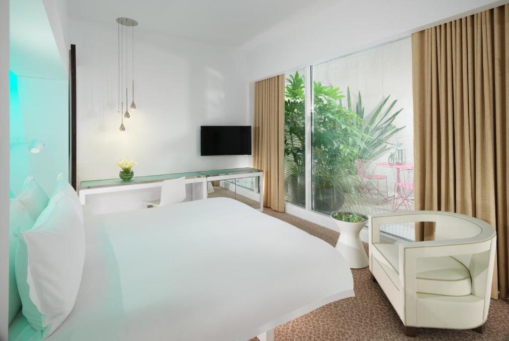 Deluxe Room with Garden View