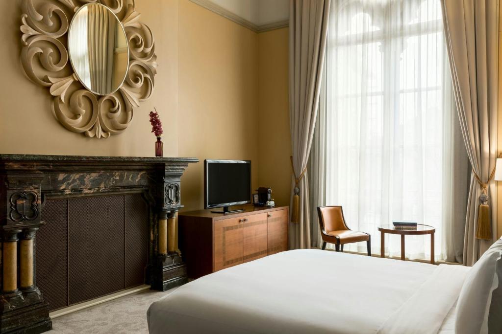 St Pancras London, Autograph Collection room