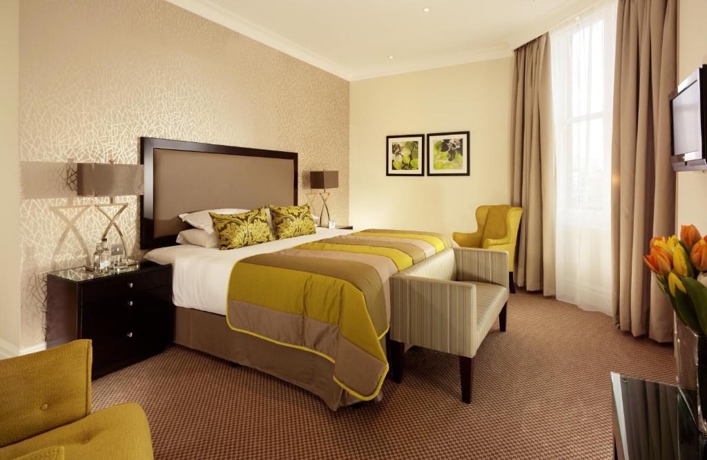 Falconers One-Bedroom Suite