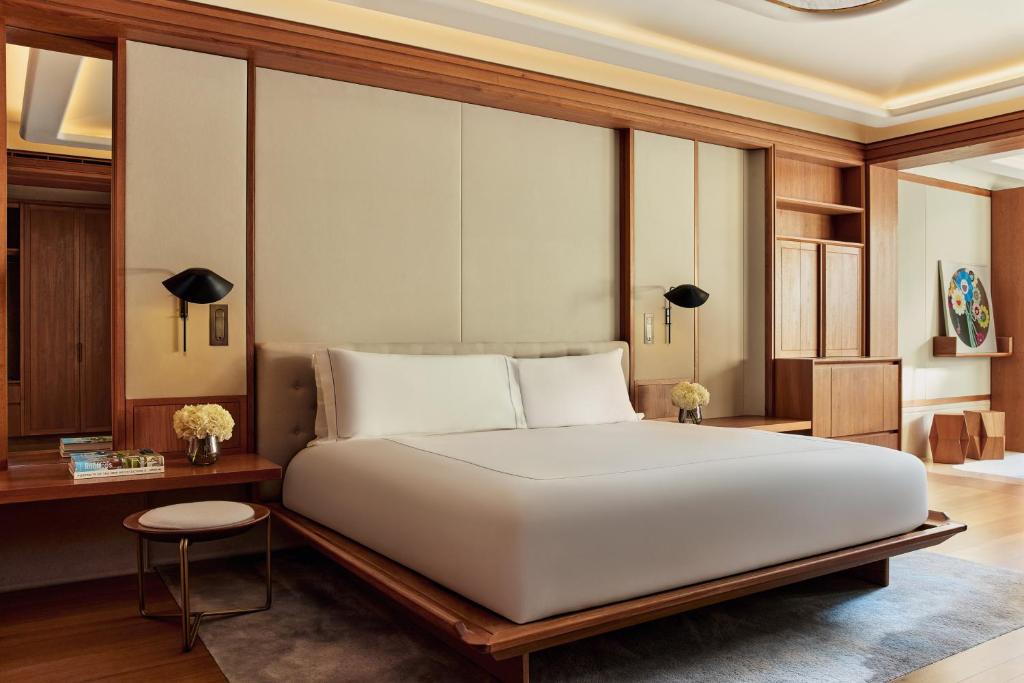 The Berkeley, Maybourne room