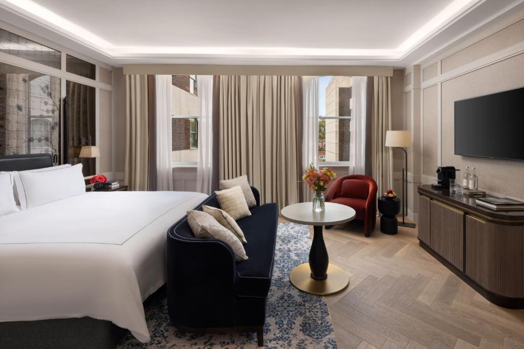 Grand Deluxe King Room