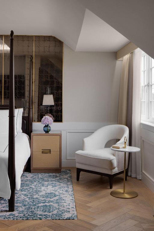 The Biltmore Mayfair room