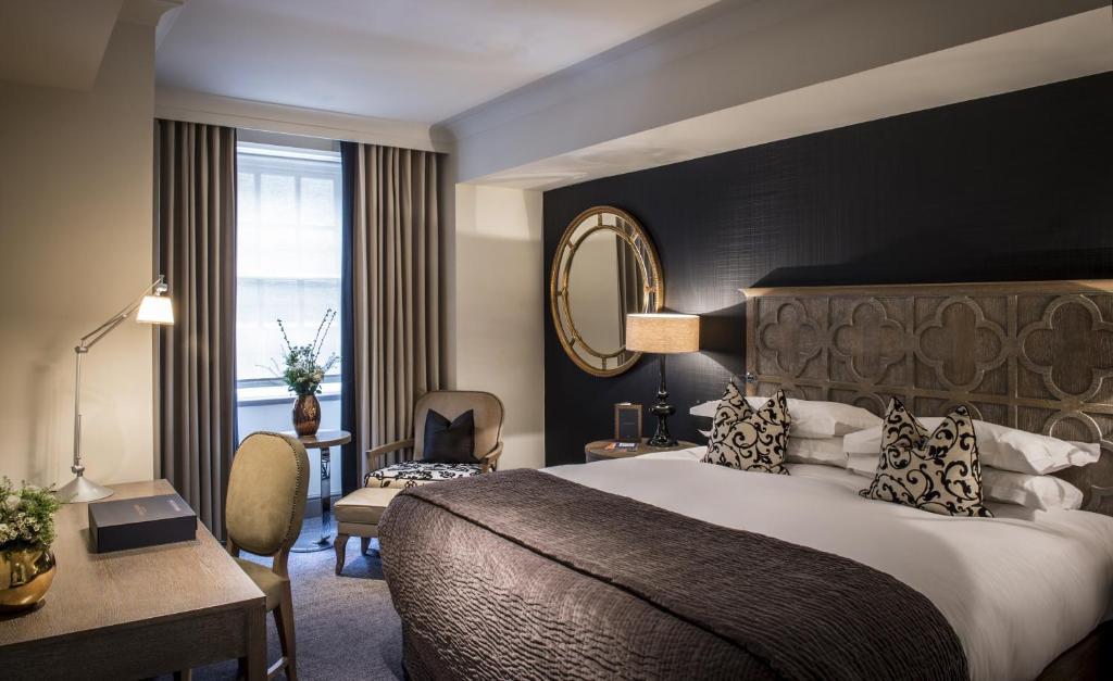 The Bloomsbury Hotel room