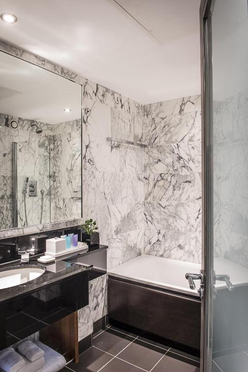 The Bloomsbury Hotel room