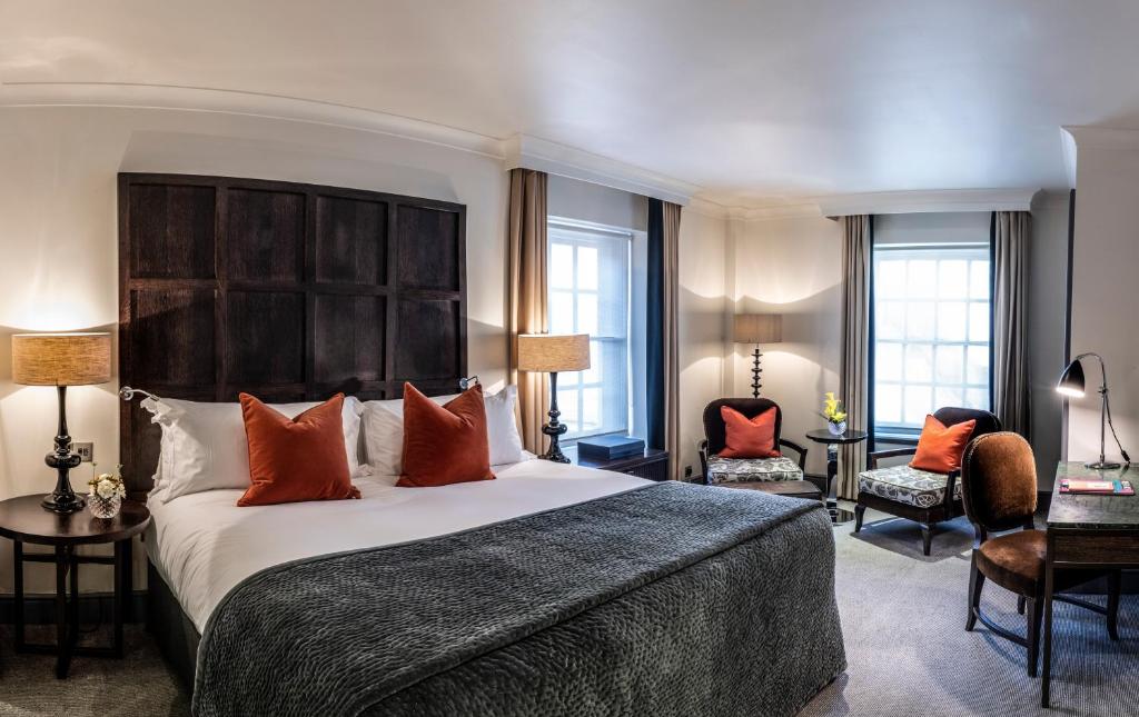 Deluxe King Room