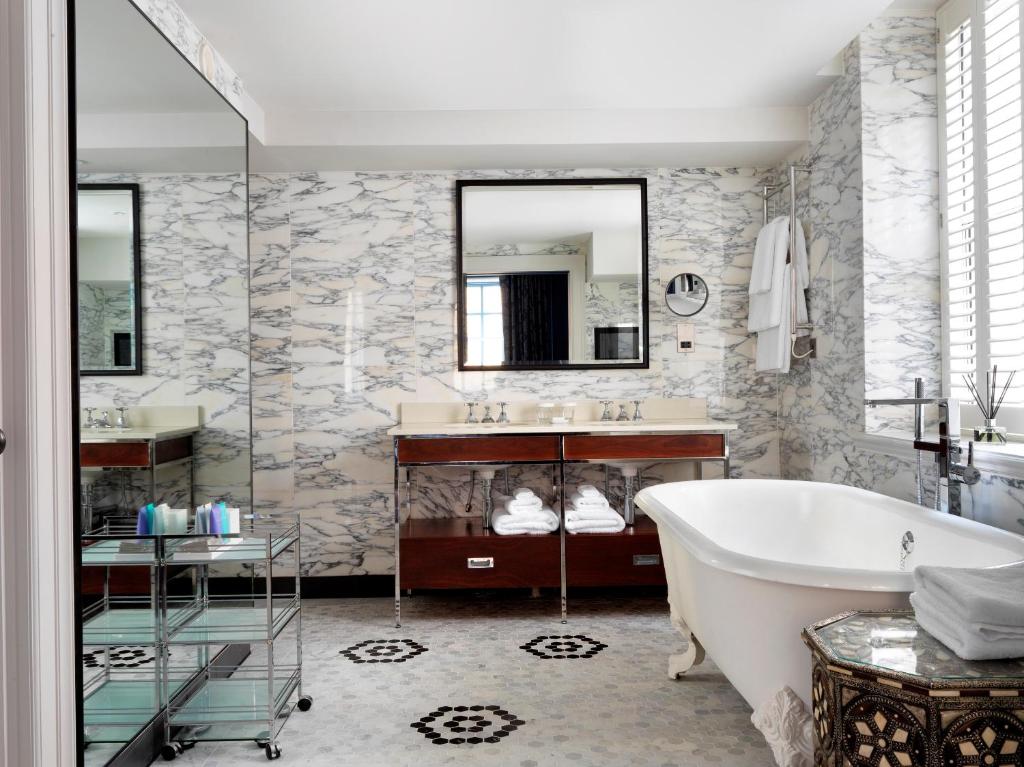 The Bloomsbury Hotel room