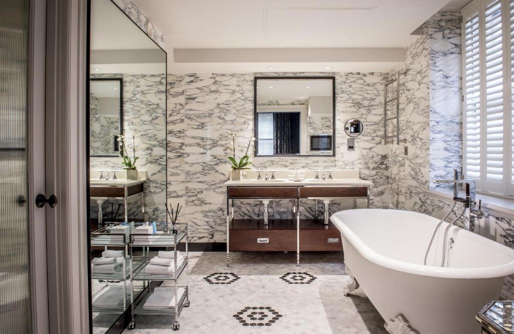 The Bloomsbury Hotel room