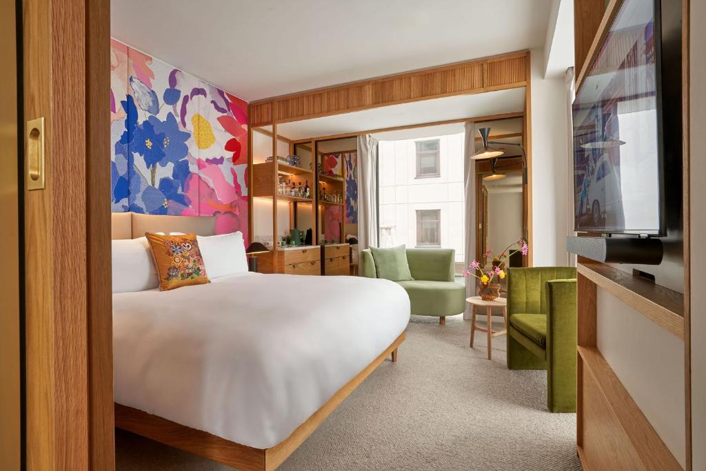 Henrietta Suite