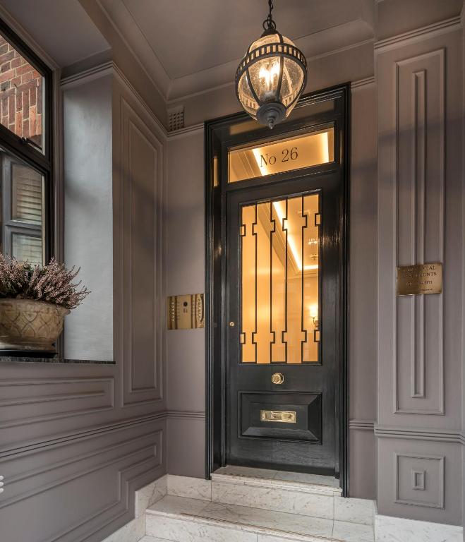 The Capital Hotel, Apartments & Townhouse room
