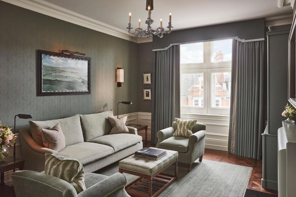 The Connaught, Maybourne room