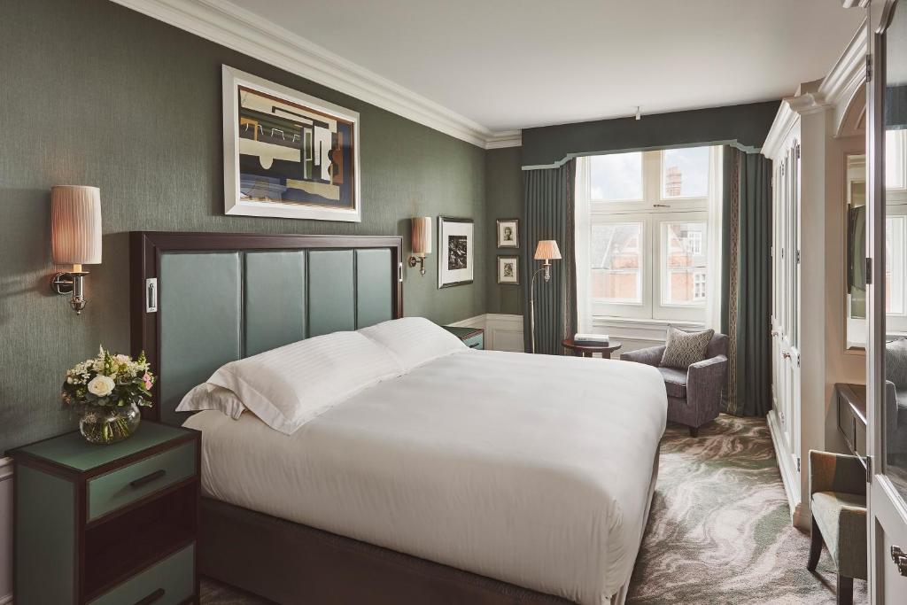 The Connaught, Maybourne room