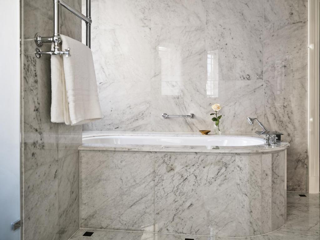 The Dorchester - Dorchester Collection room