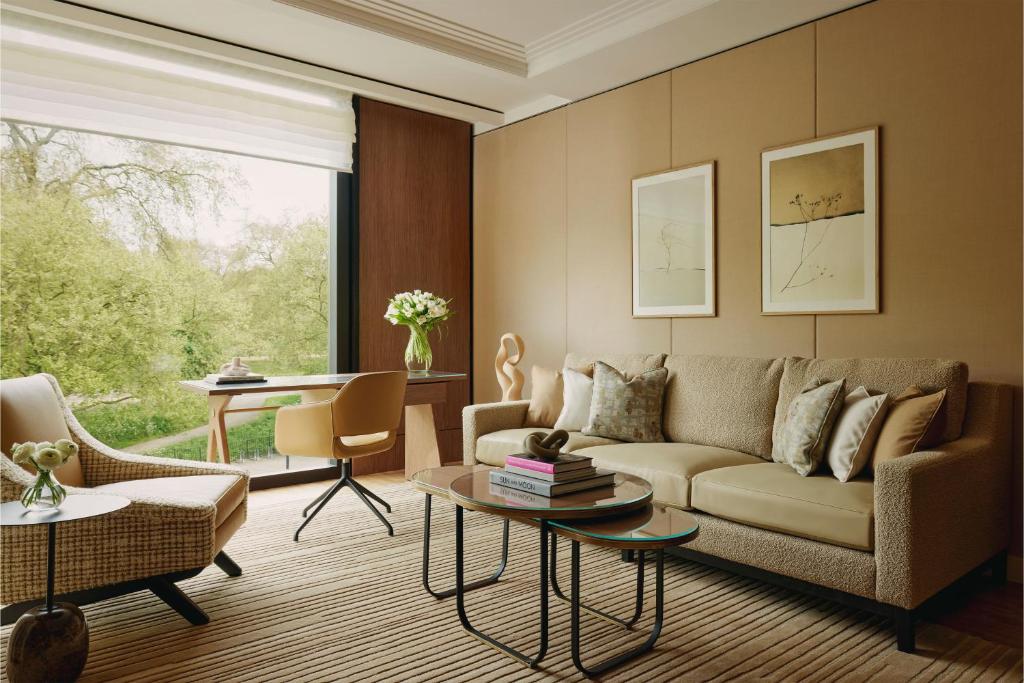 The Emory, Maybourne room