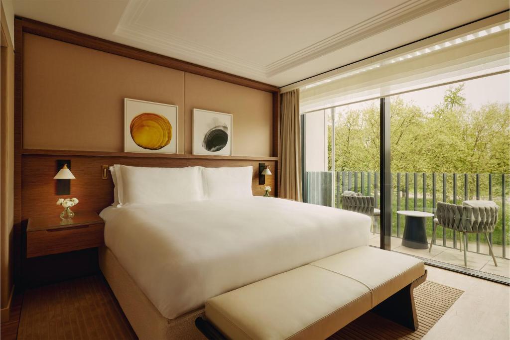 The Emory, Maybourne room