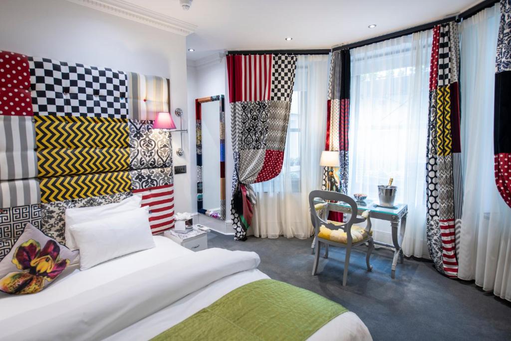 The Exhibitionist Hotel room