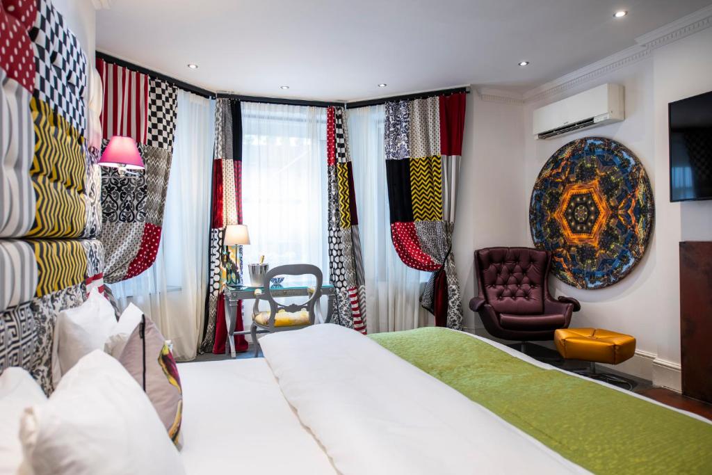 The Exhibitionist Hotel room