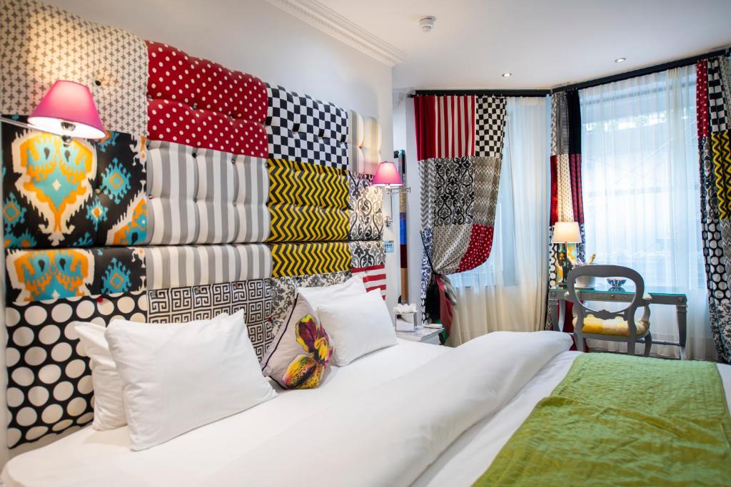 The Exhibitionist Hotel room