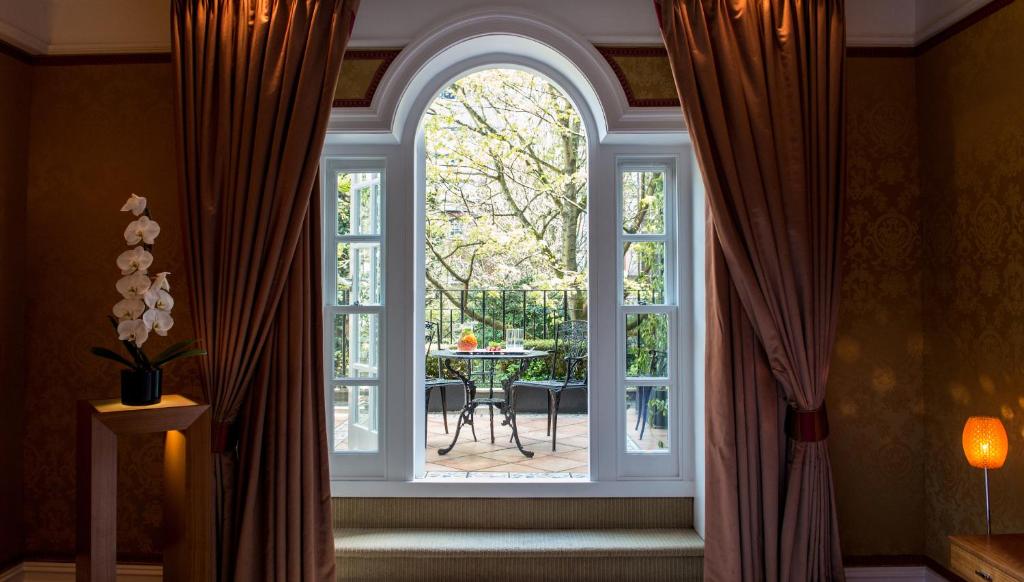 The Goring room
