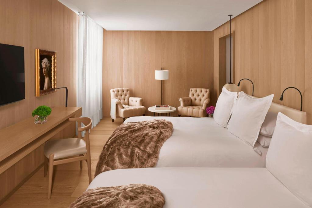 The London EDITION room