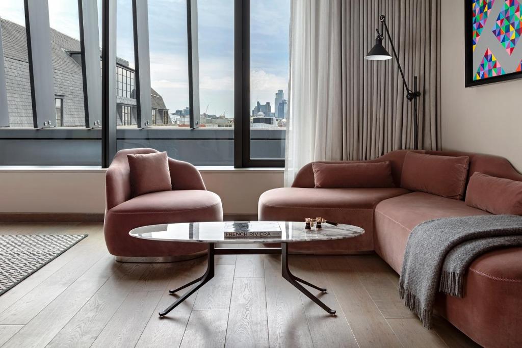 Corner Suite