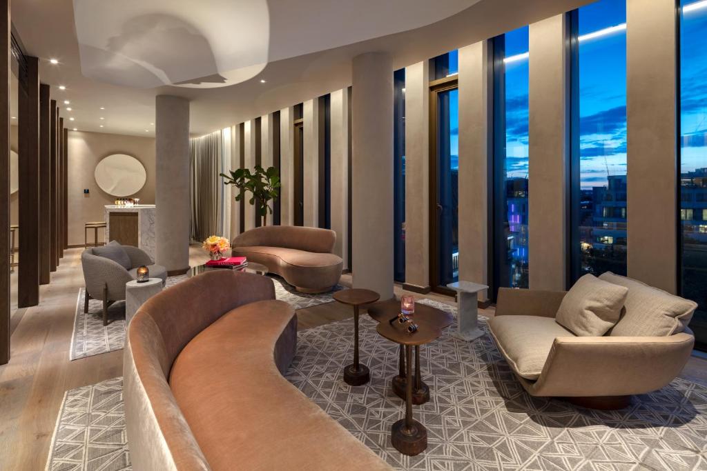 Tower Penthouse Suite