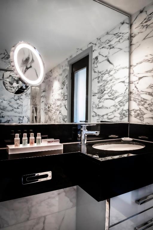 The Marylebone Hotel room
