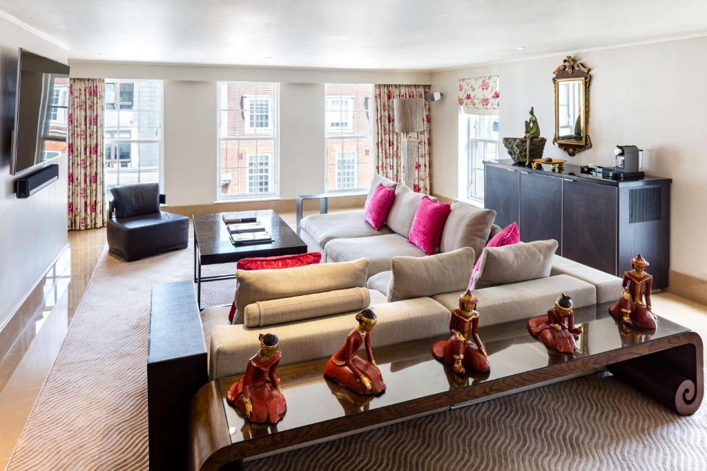 One-Bedroom Suite