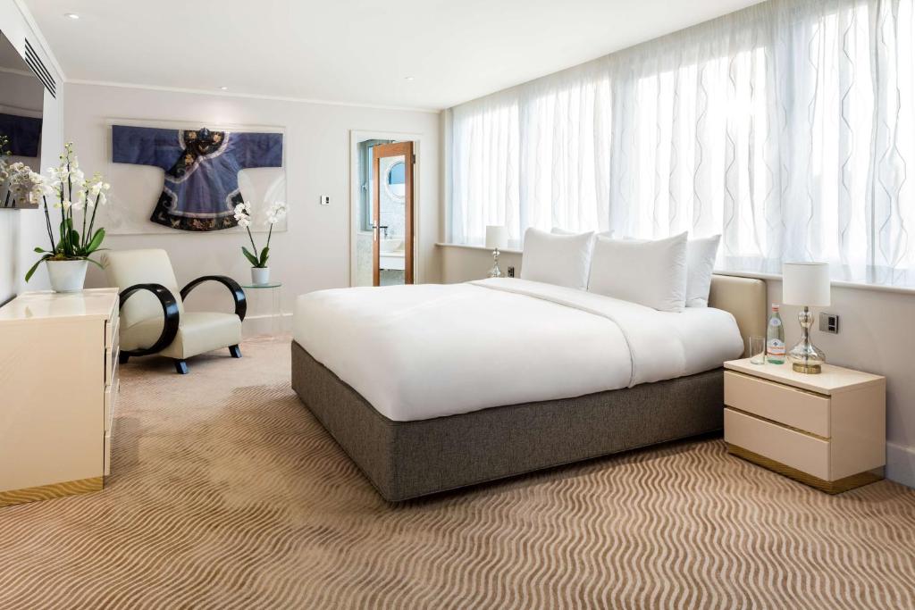 The May Fair, A Radisson Collection Hotel, Mayfair London room