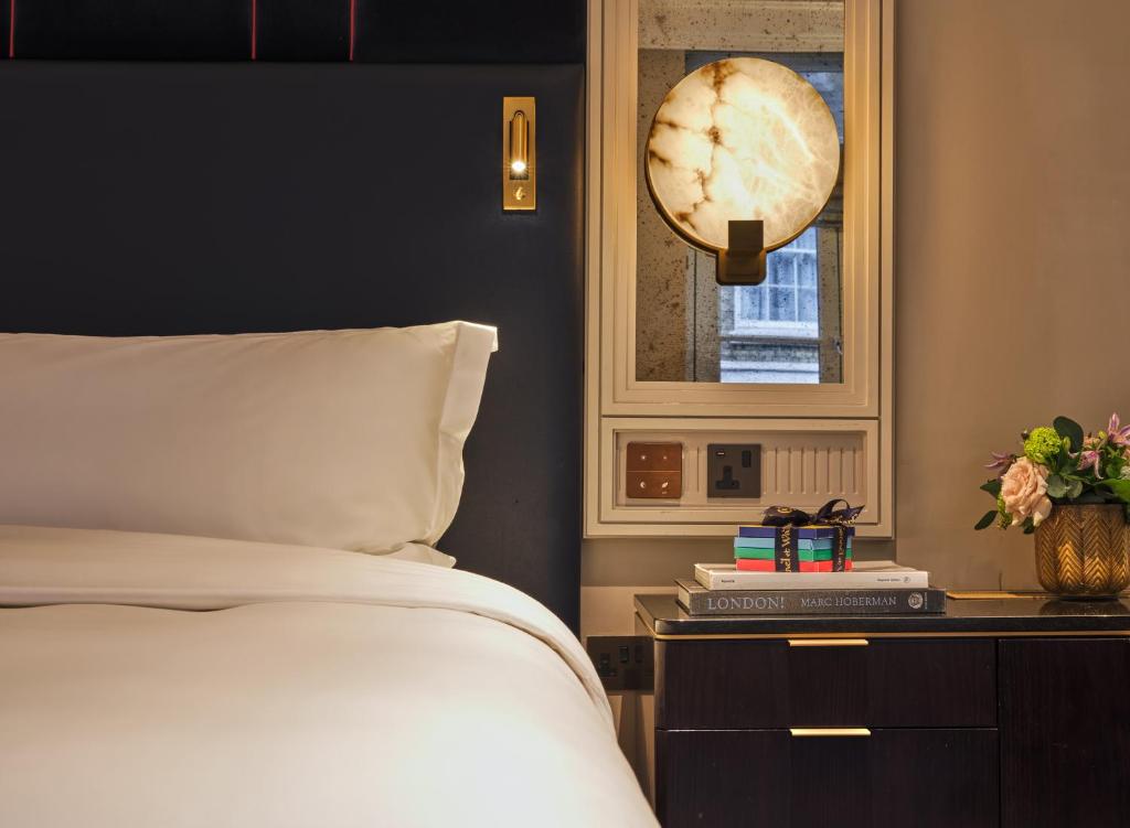 The Mayfair Townhouse room