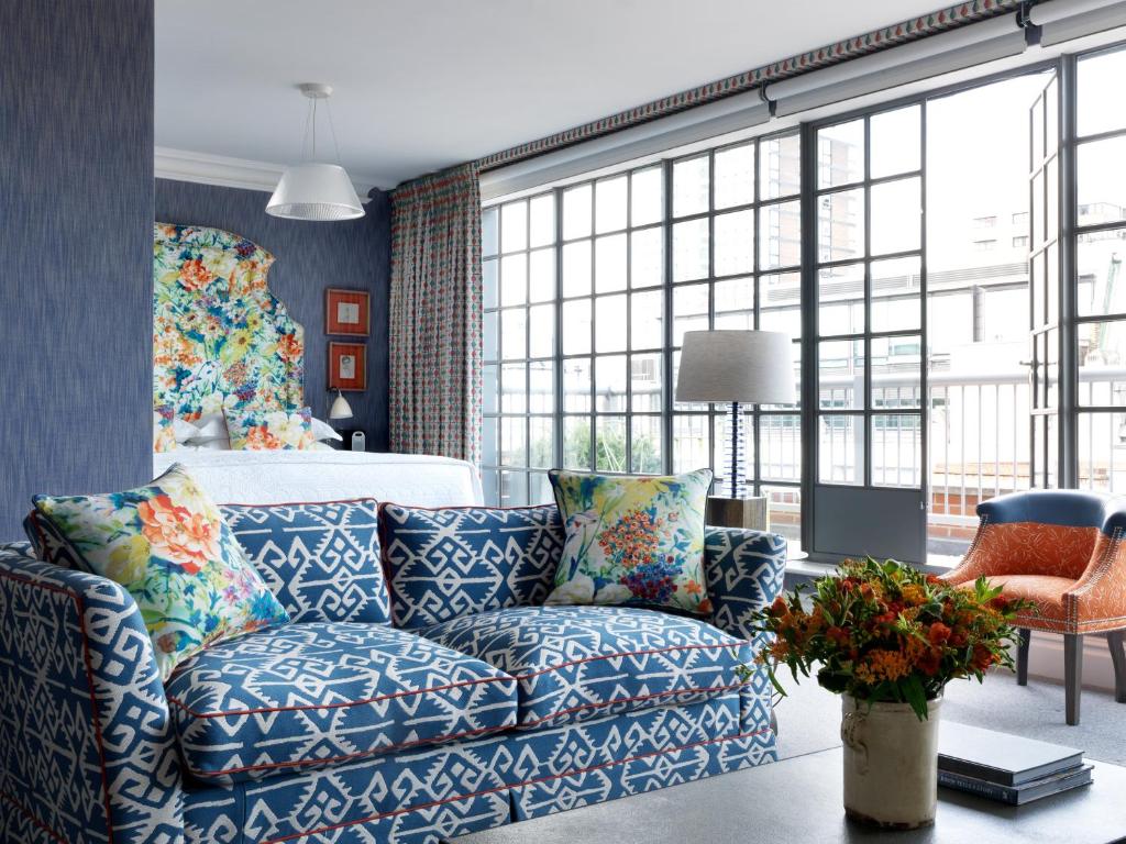 Luxury Penthouse Suite
