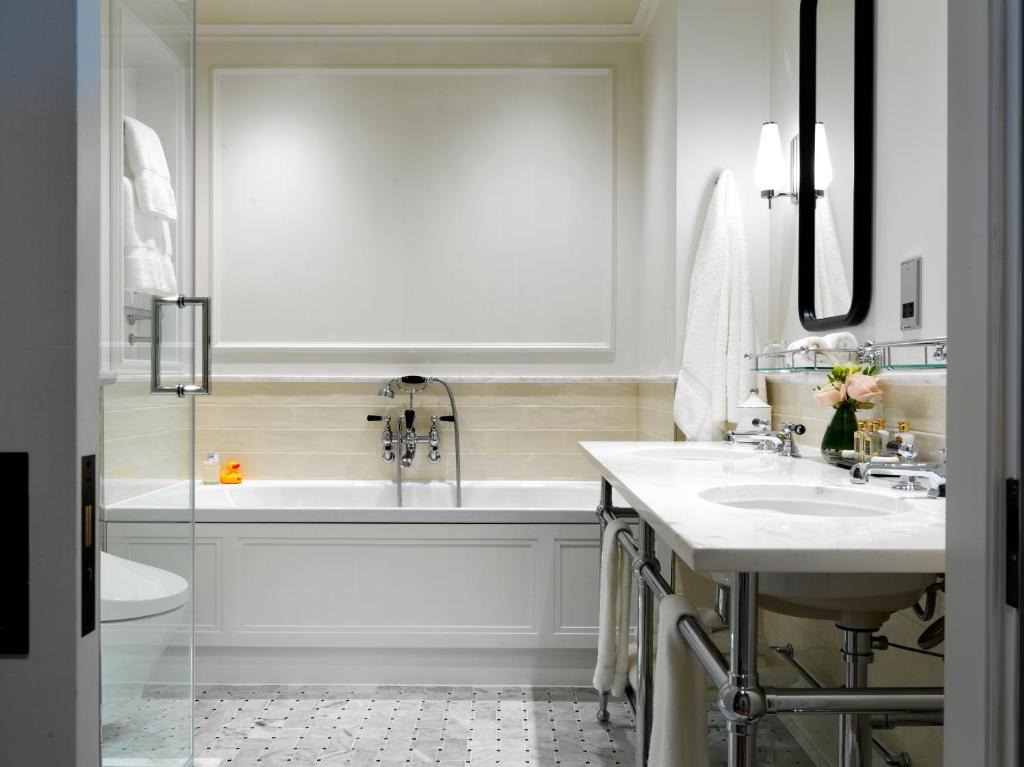 The Stafford London room