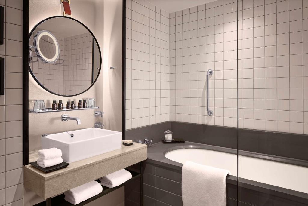 Nelson Double Queen Room