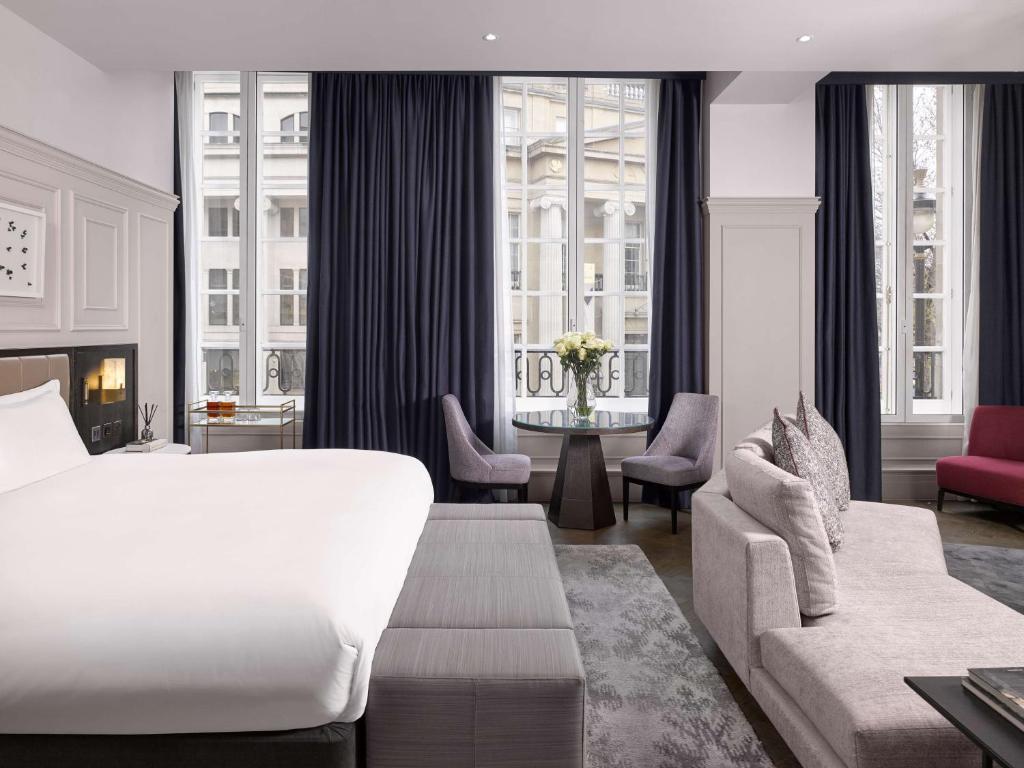 The Trafalgar St. James, London Curio collection by Hilton room